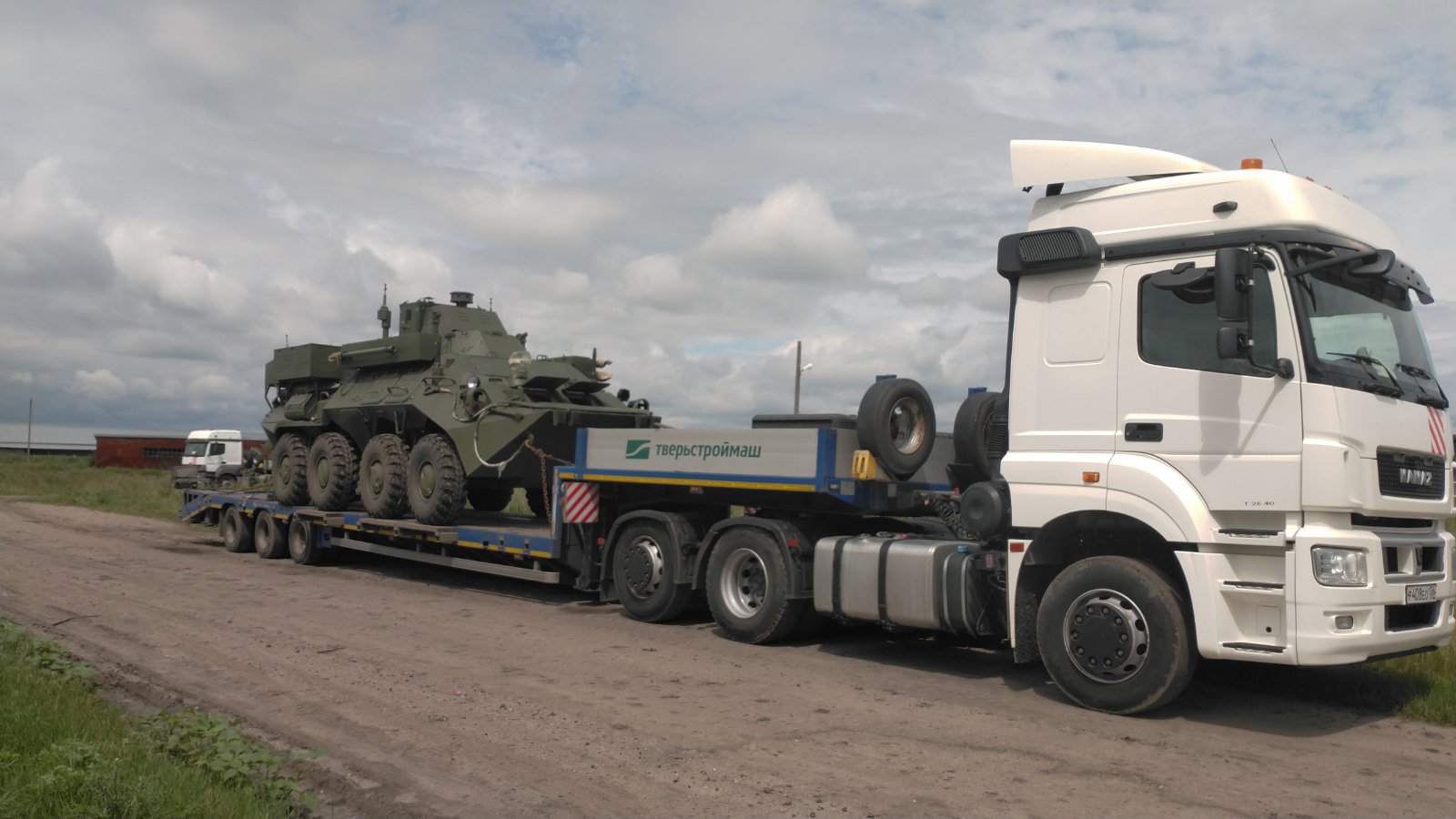 Перевозка военной техники из Воронежа тралом