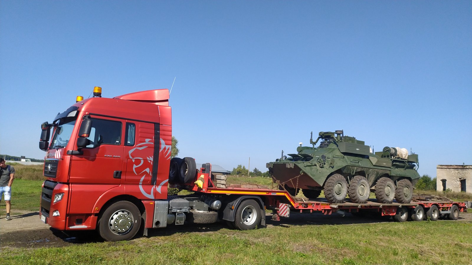 Перевозка военной техники из Воронежа тралом